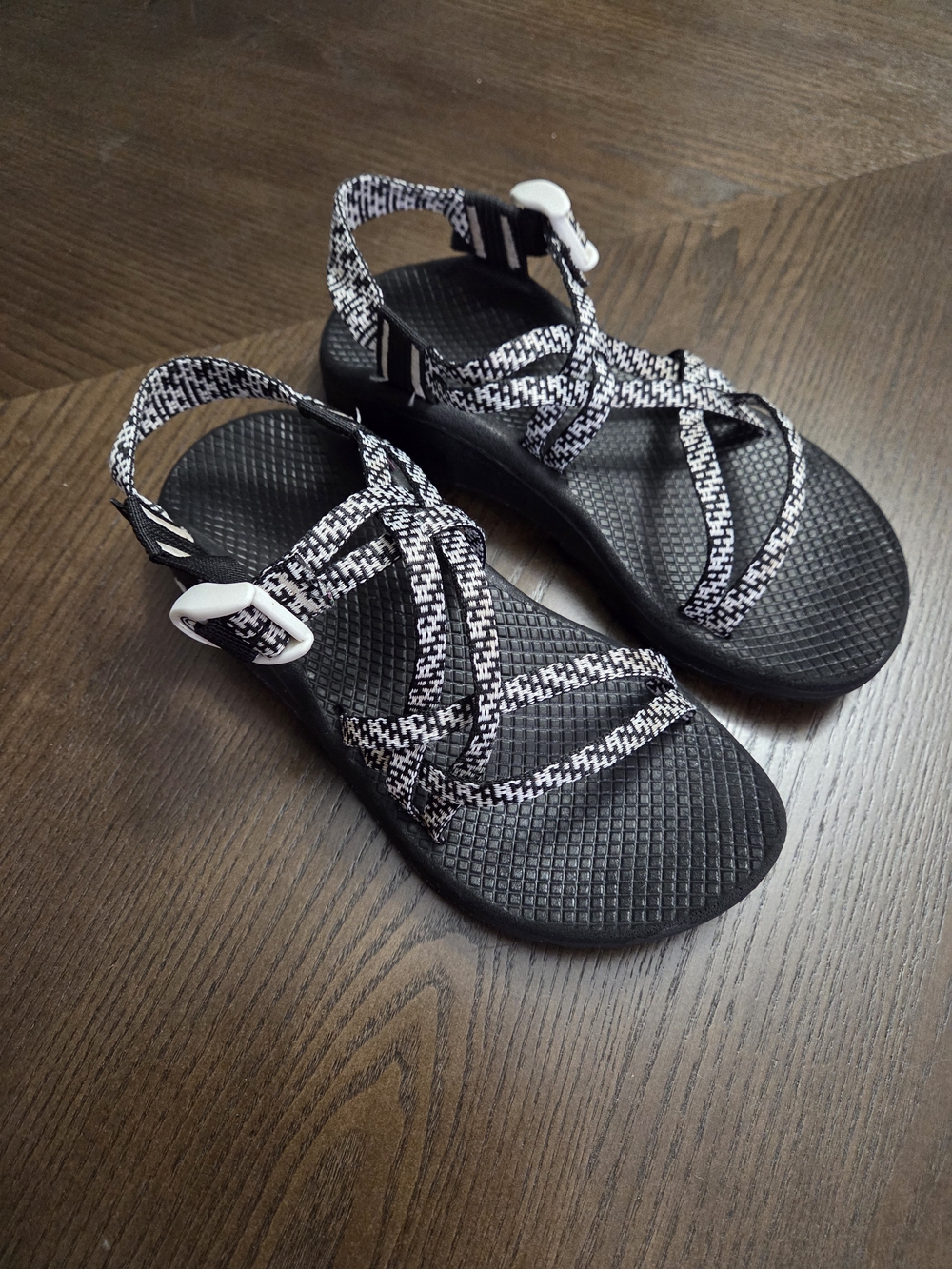 Chaco Black Sandals with White Patterned Straps Women's Size 6